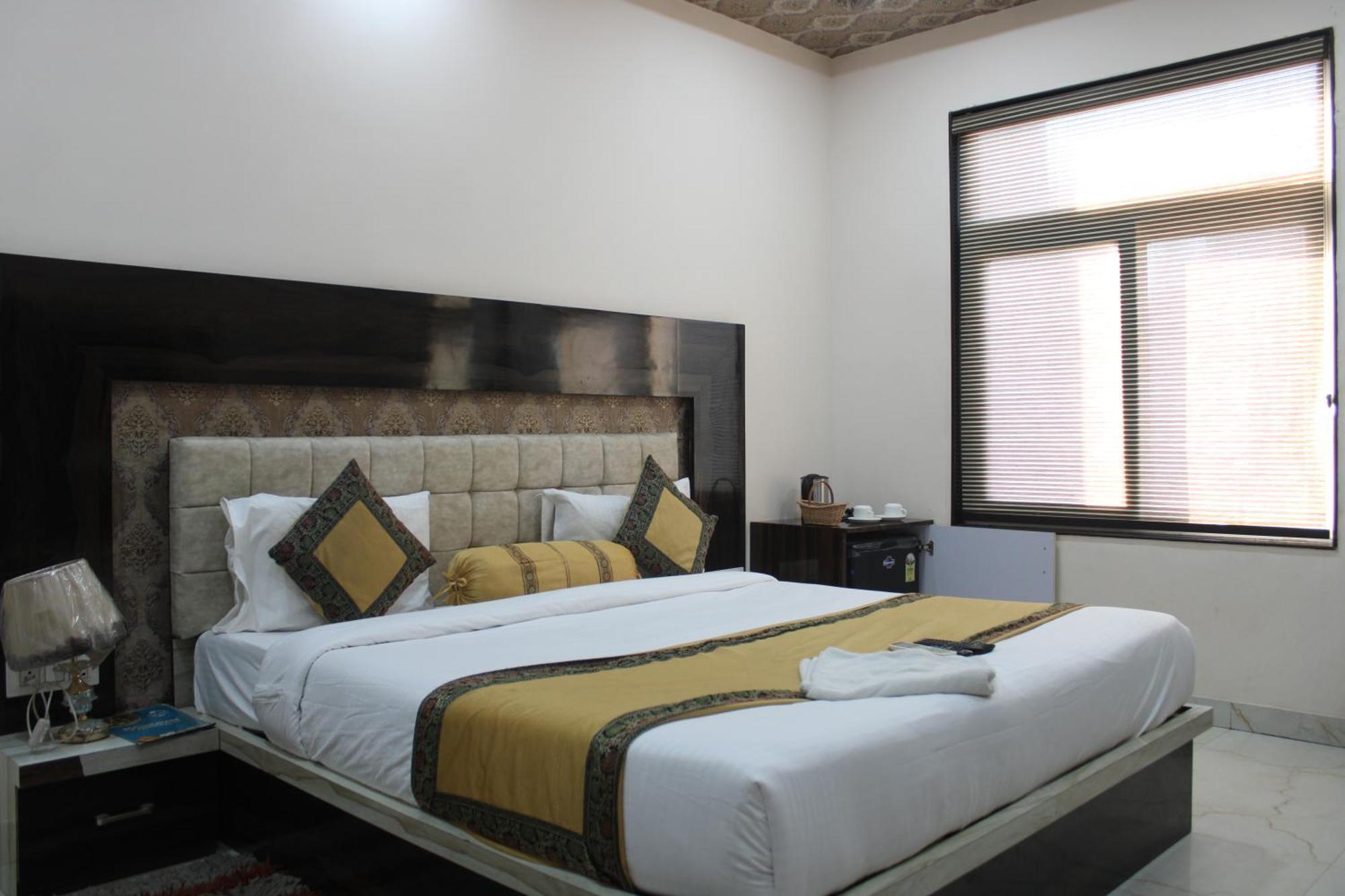 Hotel Singh Residency Varanasi Bagian luar foto